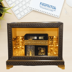 Maquette Décorative de la Kaaba sous Vitre – Modèle Carré Grand Format – Décoration Islamique Luxe