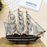 Maquette Décorative de Bateau Pirate