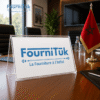 Porte Nom A4 en Plastique Transparent 210×297 mm K-779 | Support Affichage Bureau & Signalétique